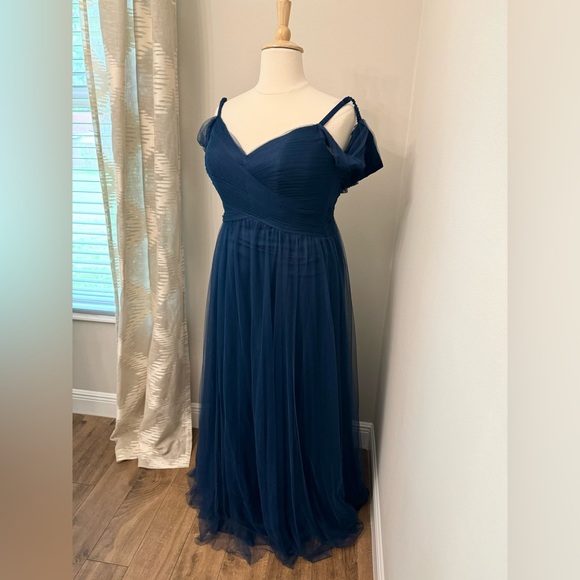 Evening Gown 💙 - Picture 3 of 7